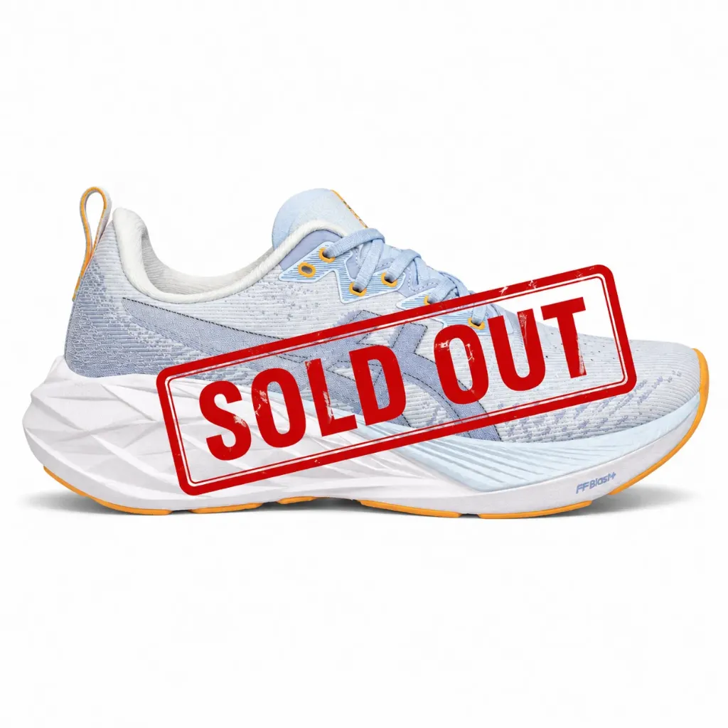 Asics Novablast 4 Light Blue